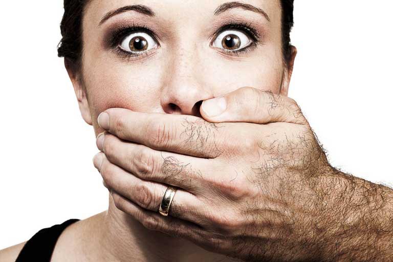 Cause Alitosi | Cosa provoca l’alito cattivo?
