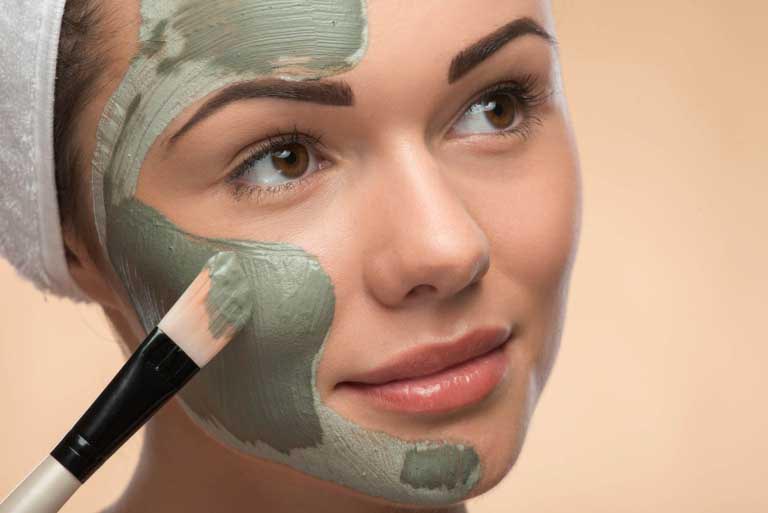 Maschera all’Argilla – Proprietà, Benefici, Esecuzione