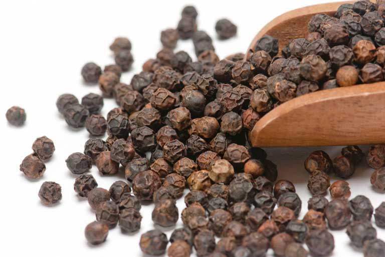 Piperina | Proprietà, Benefici, Salute | Effetti Collaterali