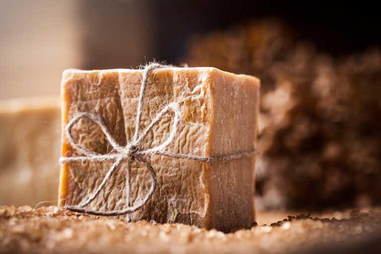 Sapone di Aleppo | Proprietà e Benefici del Sapone Leggendario