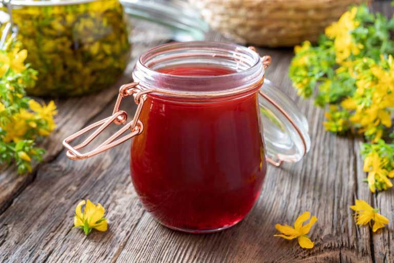 Olio di Iperico | Benefici per Pelle e Cicatrici