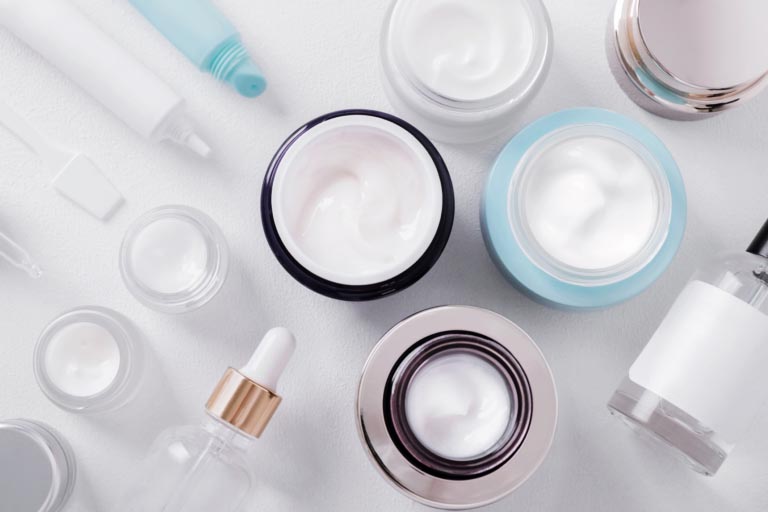 Creme al Collagene: Funzionano? Perché gli integratori sono migliori