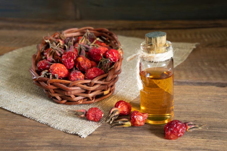 Olio di Rosa Canina | Pelle e Benefici | Come Usarlo