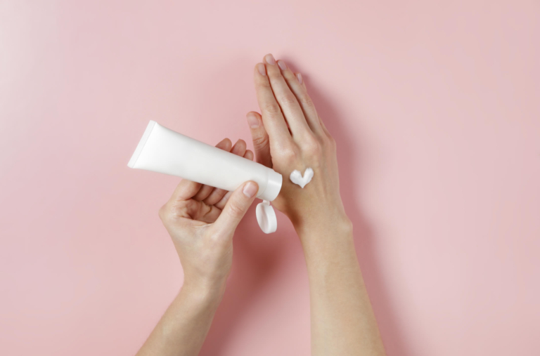 Creme Mani | Tipi, Ingredienti | Come Agiscono, Come Sceglierle