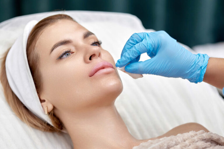 Labbra al Silicone | Impianti e Iniezioni | Rischi, Benefici, Risultati