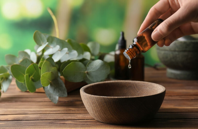 Olio di Eucalipto | Proprietà, Benefici, Rischi | Come si Usa